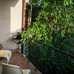 Quarto em Acomodações Particulares Feels Like Metro Zacisze *