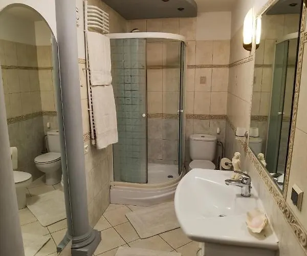 Feels Like Metro Zacisze 바르샤바