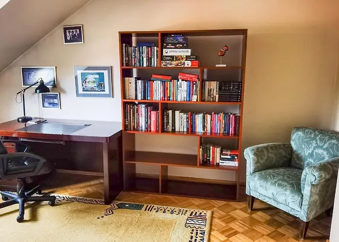 Feels Like Metro Zacisze 바르샤바